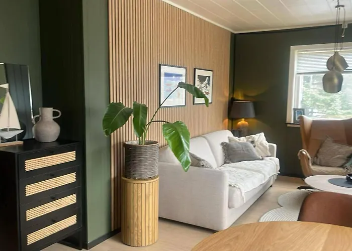 Northern Light - Mellomvegen 118 * Tromsø