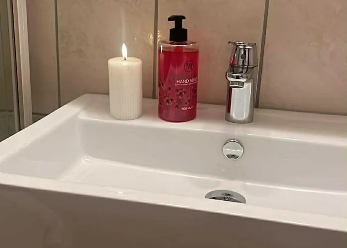 Northern Light - Mellomvegen 118 * Tromsø